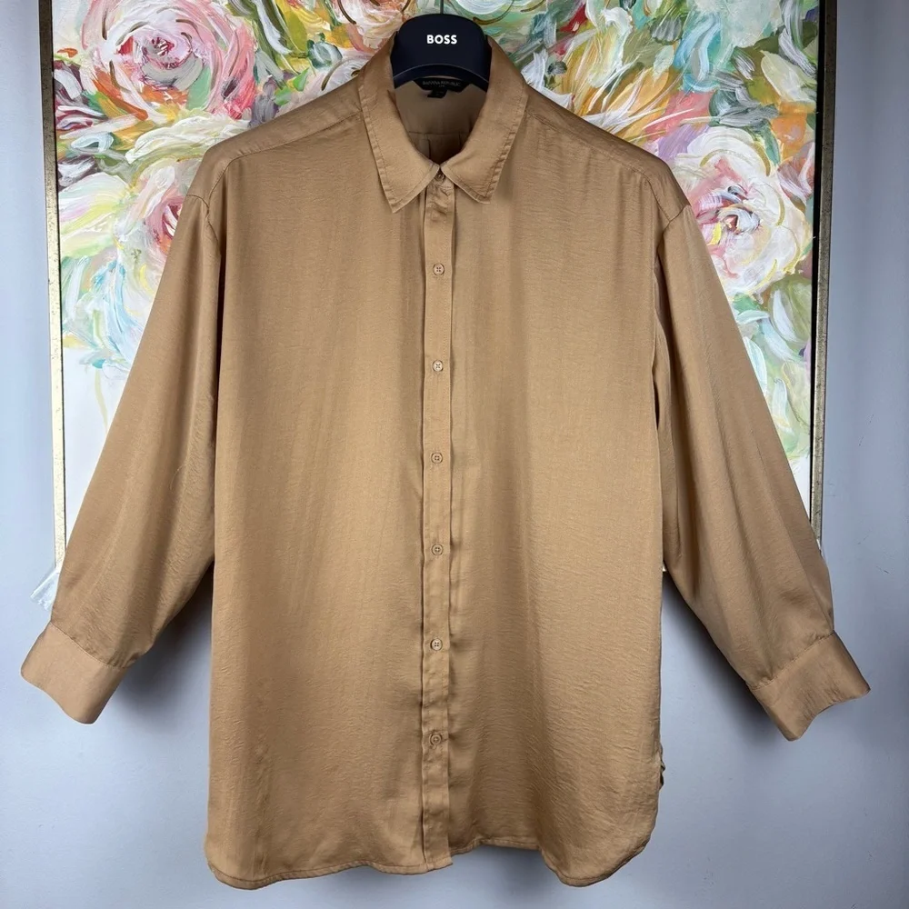 Banana Republic Button-Down Shirt Petite L – Camel Tan